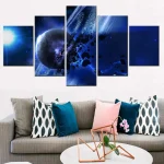 Modernes Wandbild mit Planetenkosmos in Blau, Schwarz und Weiß, ideal für Wissenschafts- und Raumfahrtdekorationen, schafft eine faszinierende Atmosphäre.