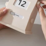 Vintage-Tischkalender mit Datum 12 und Monat November, handgefertigtes Dekorationsstück für Wissenschafts- und Dekorationsliebhaber.
