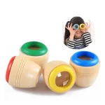 Spielzeug mit bunten Ringen zum Experimentieren und Lernen.