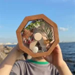 Dekoratives wissenschaftliches Objekt in Sternform mit Naturmaterialien, ideal für Wissenschafts- und Dekorationsliebhaber, perfekt für kreative Raumgestaltung.