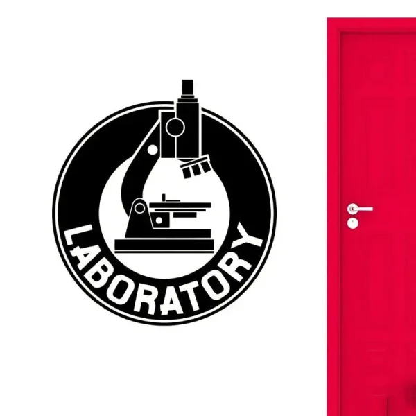 Schwarzes Labor-Logo mit Mikroskop und dem Schriftzug "LABORATORY" auf weißem Hintergrund, ideal für Wissenschafts- und Forschungsthemen.