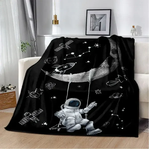 Weiche Decke mit Weltraum-Design, Astronaut und Sternbilder, perfekt für Science-Fans und Dekoration im Wohnzimmer oder Schlafzimmer.