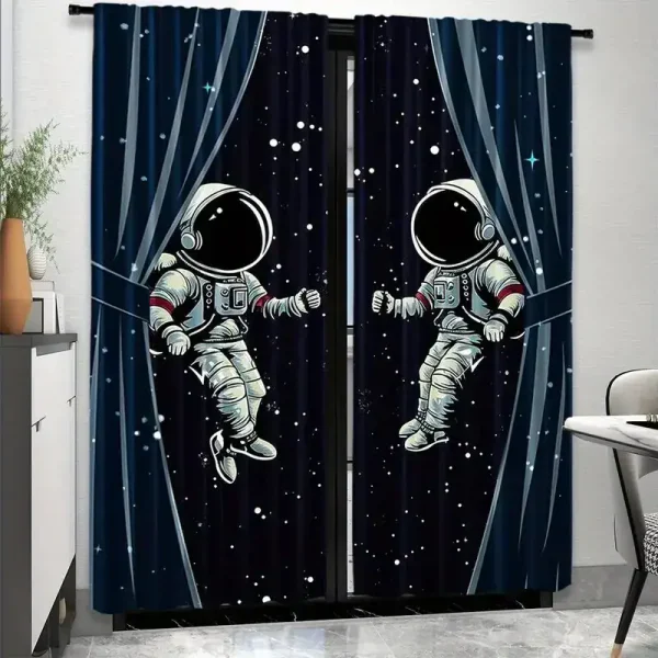 Kreative Vorhänge mit Astronauten im Weltraum, die den Himmel mit Sternen und Planeten zeigen, ideal für Science-Fiction- und Weltraumthemen.