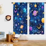 Bunte Vorhänge mit Weltraummotiv, Planeten, Sternen und Monden, ideal für Kinderzimmer, schafft eine kosmische Atmosphäre.
