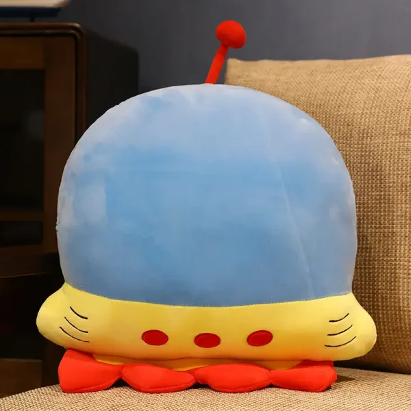 Kuschelkissen in Form eines Weltraumroboters mit blauer Kugel, rotem Antennenspitze und gelbem Bauch, perfekt als Dekoration oder Kuschelgelegenheit.