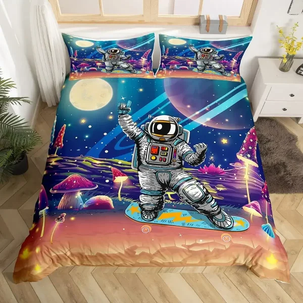 Bunte Bettwäsche mit Astronauten, Planeten und Monden im Weltraum-Design, perfekt für Kinderzimmer, inspiriert von Science-Fiction und Raumfahrt.