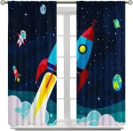 Bunte Raumfahrt-Gardinen mit Raketen, Planeten und Sternen, ideal für Kinderzimmer oder Wissenschaftsraum, bringt das Weltall ins Zuhause.
