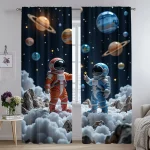 Zwei Astronauten in Raumanzügen schweben im Weltraum vor einer Kulisse mit Planeten und Sternen, als Dekoration für Kinderzimmer oder Science-Fans.