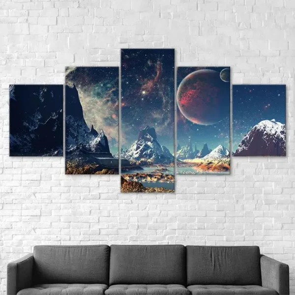 Faszinierende Wanddekoration mit einer Sternen- und Planetenlandschaft, ideal für Wissenschafts- und Raumfahrtliebhaber, die ihre Räume mit kosmischer Atmosphäre verschönern möchten.