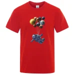 Rotes T-Shirt mit Astronaut und Planeten-Design, ideal für Wissenschafts- und Raumfahrtfans.