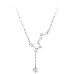 Elegante Halskette mit Sternen- und Kristallanhänger, feines Design, silberfarben, für Damen, Schmuckaccessoire, modisch, Geschenkidee, hochwertig, stilvoll.