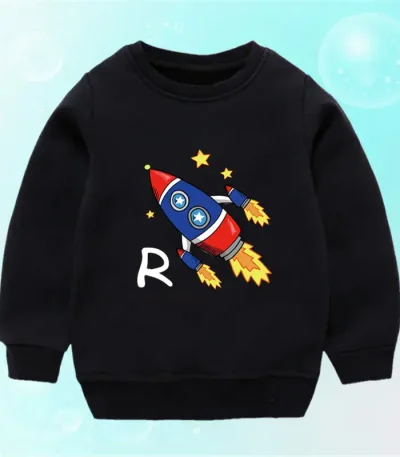 Kinderpullover mit Raketenmotiv, ideal für kleine Astronauten, aus weichem Material, perfekt für den Alltag und das Spielen.
