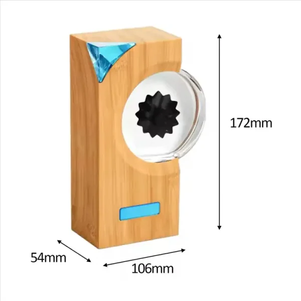 Dekoratives Holzobjekt mit geometrischem blauen Akzent und transparentem Element, ideal für wissenschaftliche oder dekorative Zwecke. Maße: 172mm hoch, 106mm breit, 54mm tief.