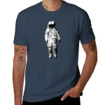 Modernes T-Shirt mit Astronauten-Design, ideal für Science-Fiction-Fans und Weltraumliebhaber.
