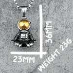 Anhänger mit Astronauten-Design und goldfarbenem Helm.