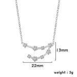 Elegante Halskette mit Sternenmotiv und funkelnden Kristallen, Maße 22mm x 13mm, Gewicht 3g, ideal für Schmuckliebhaber und als Geschenk.