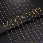 Elegante Goldarmbänder mit Sternzeichen-Symbolen, perfekt für Schmuckliebhaber und Astrologie-Fans. Hochwertige Verarbeitung, ideal als Geschenk oder persönliches Accessoire.