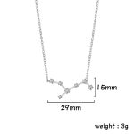 Elegante Halskette mit Sternbild-Design und funkelnden Kristallen, perfekt als Schmuckstück oder Geschenk. Maße: 29mm breit, 15mm hoch, Gewicht: 3g.
