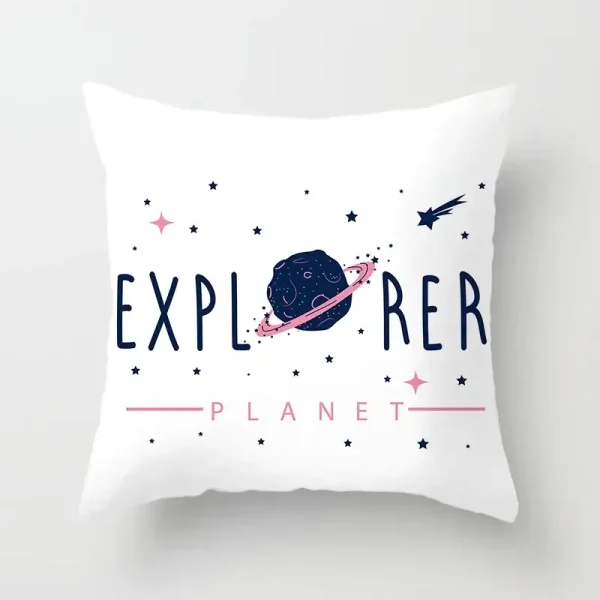 Kissen mit Weltraumdesign, Planet, Sternen und Rakete, ideal für Science-Fans und Dekoration im Raumfahrtstil.