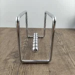 Metallische Newton-Kugelbahn mit 8 Kugeln, wissenschaftliches Dekor, ideal für Physik-Experimente und Dekoration.