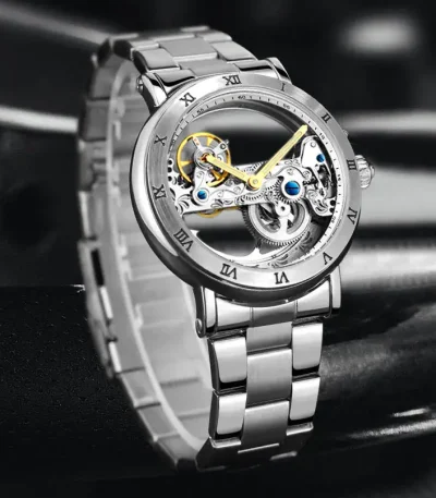 Hochwertige mechanische Skelettuhr mit sichtbarem Uhrwerk, Edelstahlarmband und römischen Ziffern, ideal für Uhrenliebhaber und elegante Dekoration.
