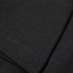 Hochwertiges schwarzes Stoffstück mit sichtbaren Nähten, ideal für wissenschaftliche Dekorationen oder kreative Projekte. Perfekt für DIY-Experimente und wissenschaftliche Raumgestaltung.