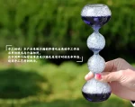 Handgefertigtes wissenschaftliches Glas-Objekt mit drei Kugeln, das in der Natur gehalten wird, ideal für Dekoration und wissenschaftliche Sammlungen.