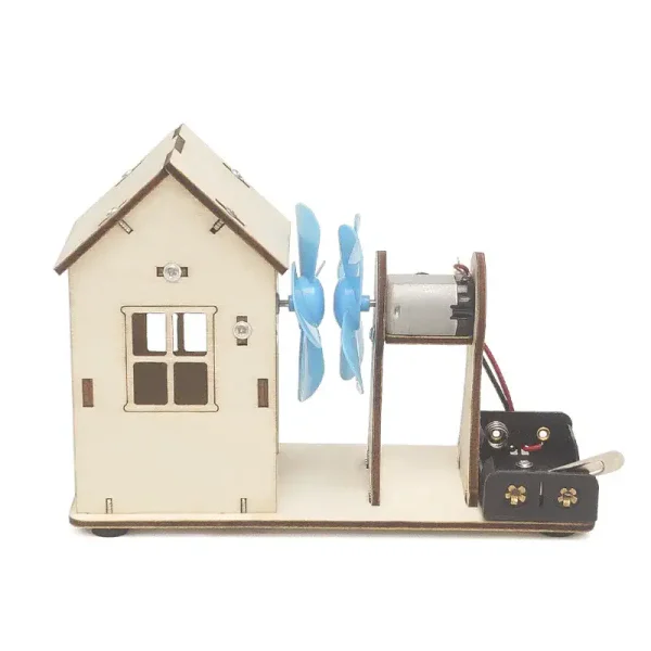 Detailliertes Miniatur-Windkraftwerk mit Hausmodell, blauen Propellern und Elektromotor, ideal für wissenschaftliche Dekorationen und Bildungszwecke.