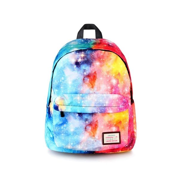 Rucksack mit galaktischem Design in bunten Farben, ideal für Schule und Freizeit, mit mehreren Fächern und robustem Material.