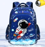 Kinderrucksack mit Weltraummotiv, Astronaut und Raketen.