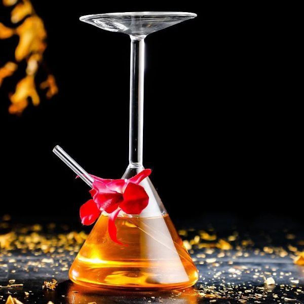 Elegantes Reagenzglas mit Glasstiel und Flachdeckel, ideal für wissenschaftliche Dekorationen und Experimente.