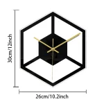 Moderne 3D-Wanduhr im Kubus-Design mit schwarzem Rahmen und goldenen Zeigern, perfekt für wissenschaftliche oder dekorative Zwecke.