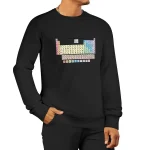 Schwarzer Pullover mit farbigem Periodensystem der Elemente, ideal für Wissenschafts- und Chemie-Enthusiasten, modisches Statement für den Alltag.