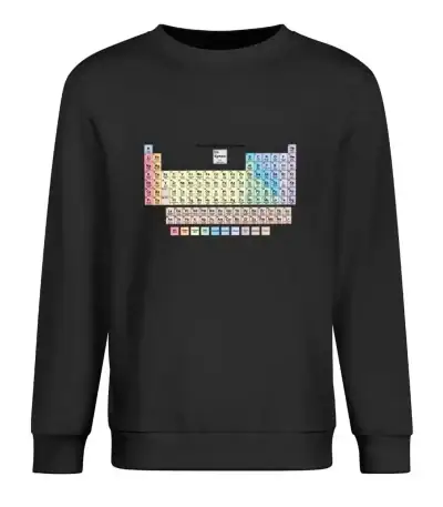 Schwarzer Pullover mit einem detaillierten Periodensystem der Elemente in Pastellfarben, ideal für Wissenschafts- und Chemieliebhaber.