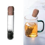 Wissenschaftlicher Pflanzen-Tee-Infuser, der mit einem Korken verschlossen ist, ideal für Teeliebhaber und Wissenschafts-Enthusiasten.