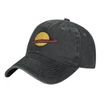 Schwarze Baseballkappe mit Planet Saturn Stickerei, modisches Accessoire für Wissenschafts- und Astronomie-Enthusiasten.