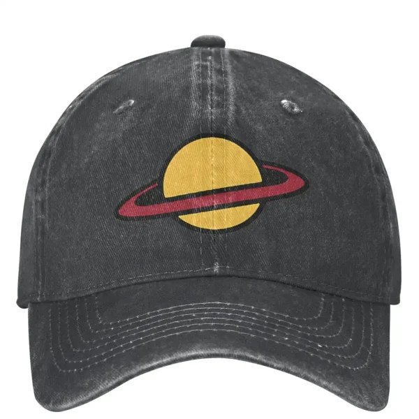 Schwarze Baseballkappe mit gelbem Sonnenplanet-Design und rotem Ring, modisches Accessoire für Science-Fans.