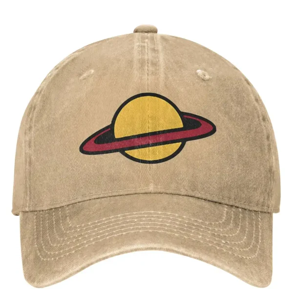 Beige Baseballcap mit Planet Saturn Design, ideal für Science-Fans und Astronomie-Enthusiasten.