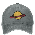 Grauer Baseball-Cap mit Planet-Design, ideal für Science-Fans und Trendsetter.