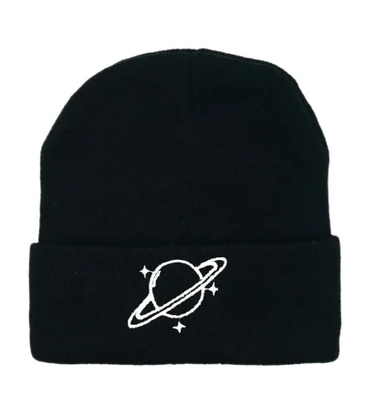 Schwarze Mütze mit weißem Planeten- und Sternenmotiv, ideal für Science-Fans und Astronomie-Liebhaber. Perfekt für kalte Tage und zeigt Ihre Begeisterung für das Weltall.