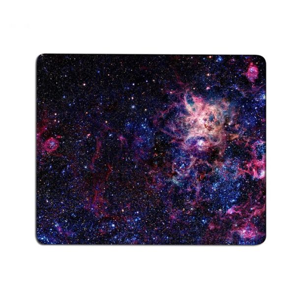 Himmel mit Sternen und Nebeln, ideal für Wissenschafts- und Dekorationszwecke.