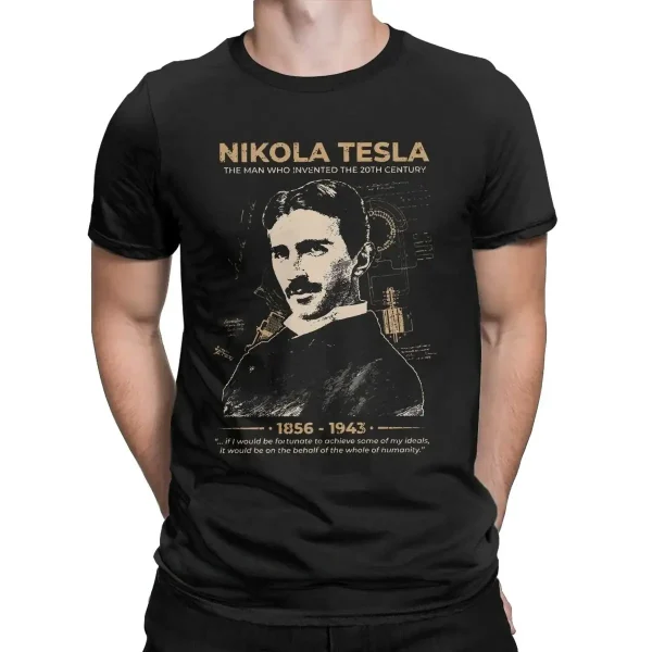 Schwarzes T-Shirt mit Nikola Tesla Porträt und wissenschaftlichen Elementen, ideal für Technik- und Wissenschaftsbegeisterte.