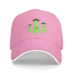 Bunter pinker Baseballcap mit UFO-Motiv, das grüne fliegende Untertasse und kleine Aliens zeigt, ideal für Science-Fiction-Fans und trendige Outfits.