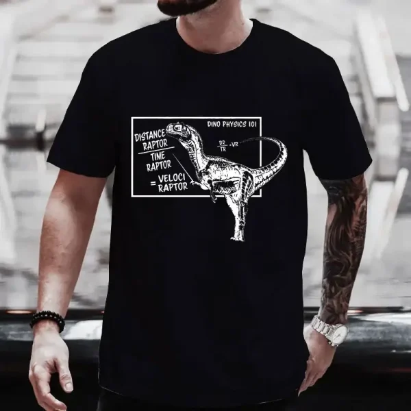 Schwarzes T-Shirt mit Dino-Physik-Design, das eine wissenschaftliche Illustration eines Dinosauriers mit physikalischen Begriffen zeigt. Perfekt für Wissenschafts- und Dinosaurierliebhaber.