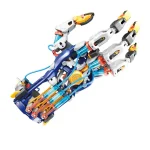 Detaillierter Roboter-Arm aus Wissenschafts-Bausatz mit beweglichen Gelenken und farbigen Komponenten, ideal für Bildung und Technik-Enthusiasten.