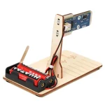 Mini-Roboter-Bausatz mit Batterie, Holzrahmen und elektronischen Komponenten, ideal für Wissenschafts- und Technikprojekte.