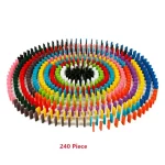 Bunte Anordnung von 240 Dominosteinen in einem kreisförmigen Muster, ideal für wissenschaftliche Dekorationen und kreative Projekte.