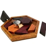 Holz- und Steinpuzzle in einer Holzbox, ideal für Denkspiele und Dekoration, handgefertigt, mit geometrischen Formen.