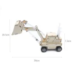Detailliertes Holzmodell eines Bagger-Spielzeugs mit beweglichem Arm und Rädern, ideal für Wissenschafts- und Dekorationszwecke.
