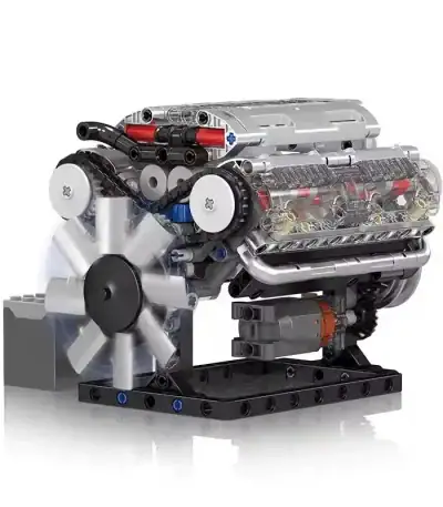 Detaillierter LEGO-Motorblock aus Technic-Teilen mit sichtbaren Zahnrädern und Komponenten, ideal für Wissenschafts- und Technik-Dekorationen.